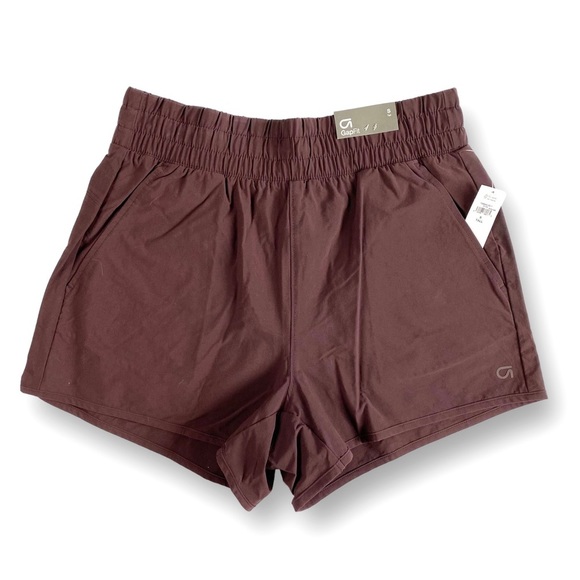 GAP Pants - GAPFIT Commuter Short in Mulberry Size Small (NWT)